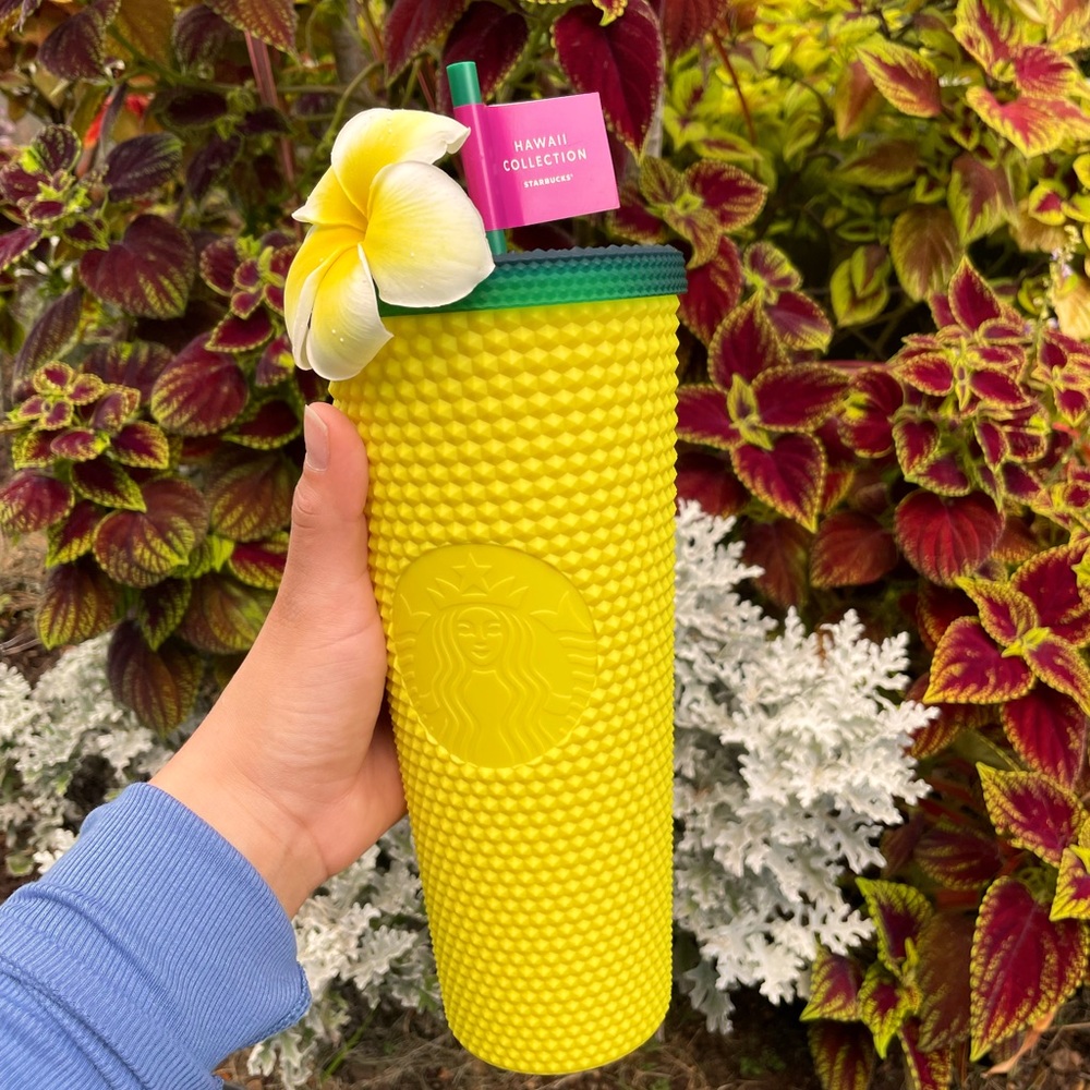 NEW** - Starbucks Hawaii exclusive collection tumbler. 24 oz studded matte
